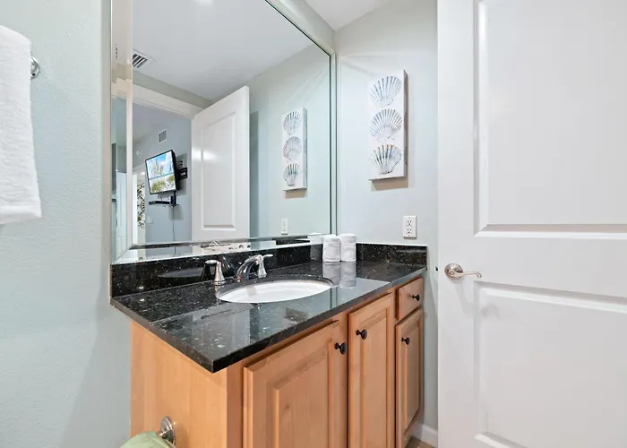 The Colonnades Unit 1803 Holiday home Gulf Shores