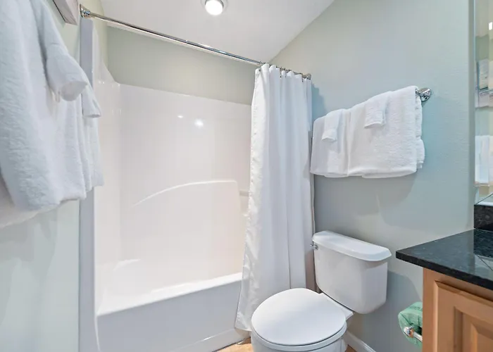 Holiday home The Colonnades Unit 1803